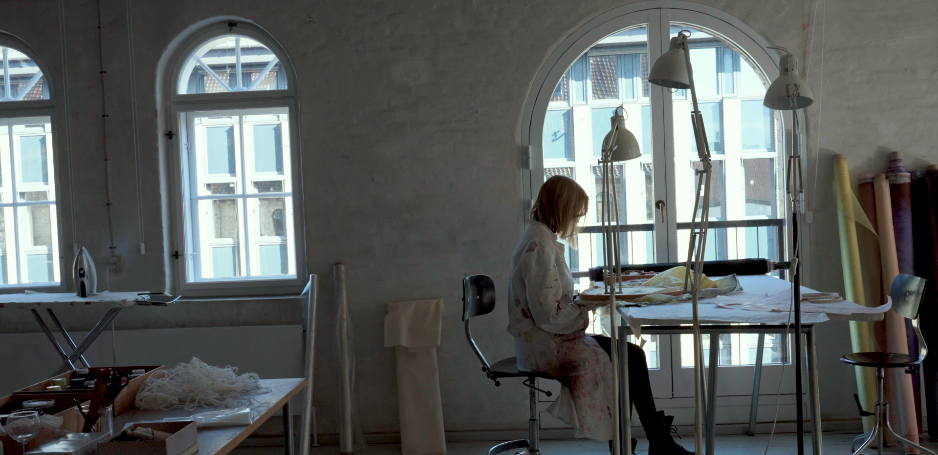 Read more about the article Interview med Nikoline Liv Andersen til udstillingen ‘At male det usynlige – Arild Rosenkrantz’